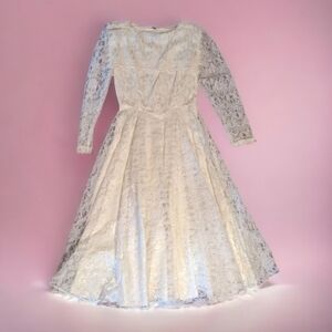 Gunne Sax vtg. Midi Tea Length fit and flare cream lace long sleeve dress sz 4